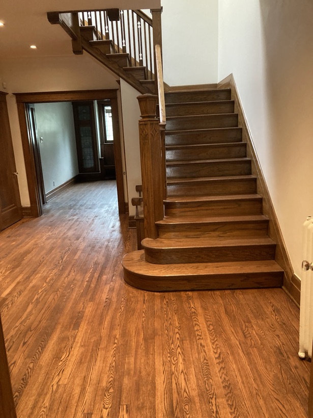 Hardwood staircase & hallway — Planchers Locas