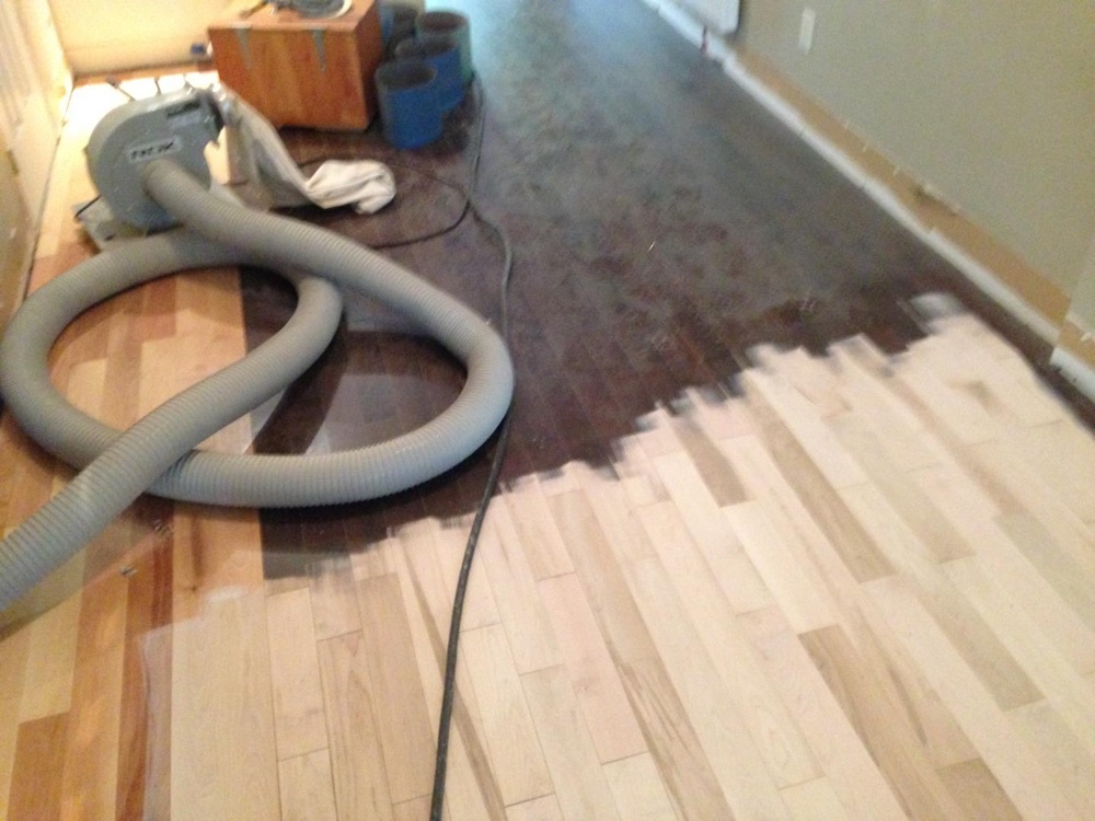 Dustless sanding on site — Planchers Locas