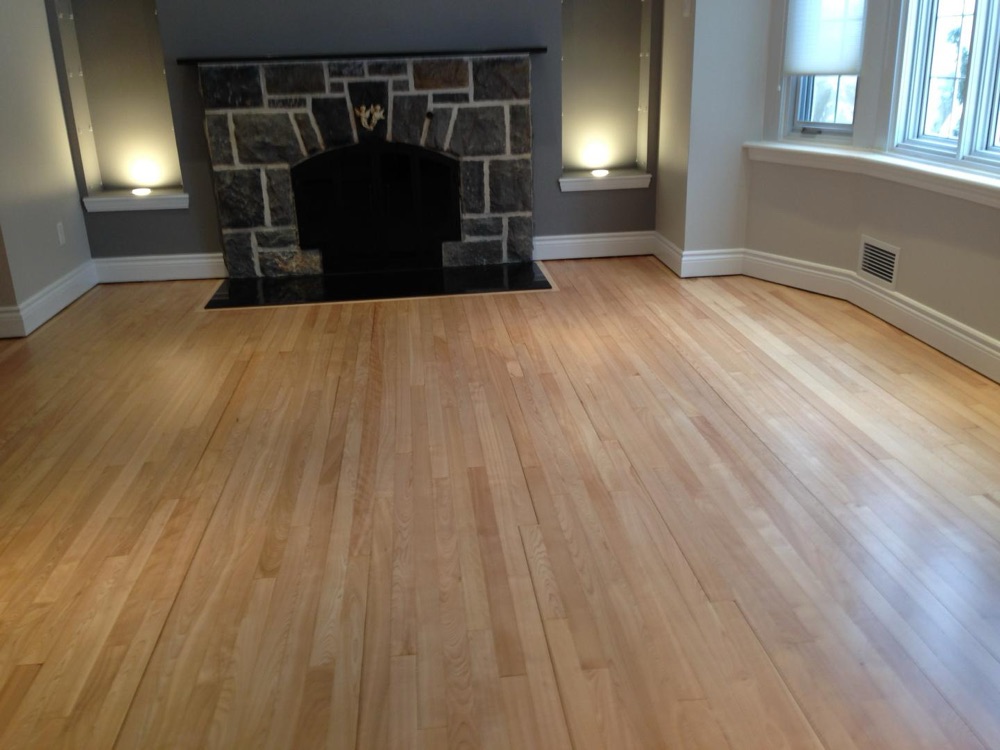 Living-room floor refinish — Planchers Locas