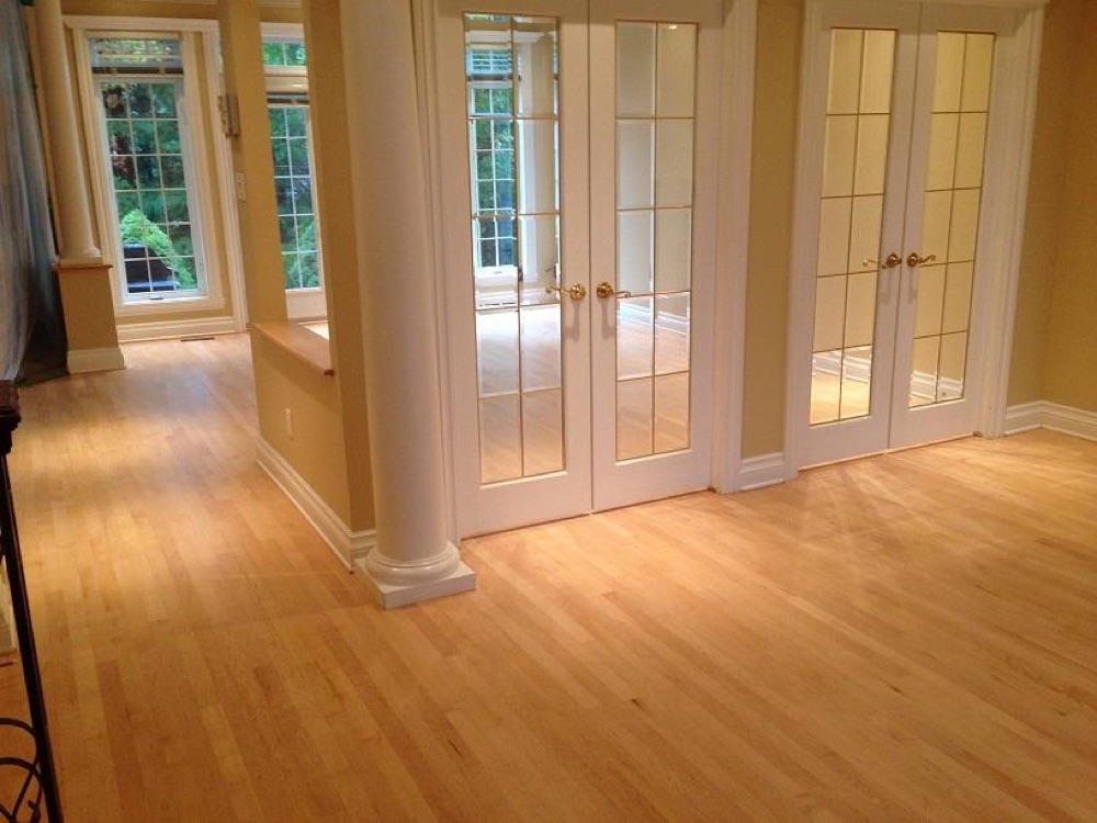 Refinished oak floor — Planchers Locas