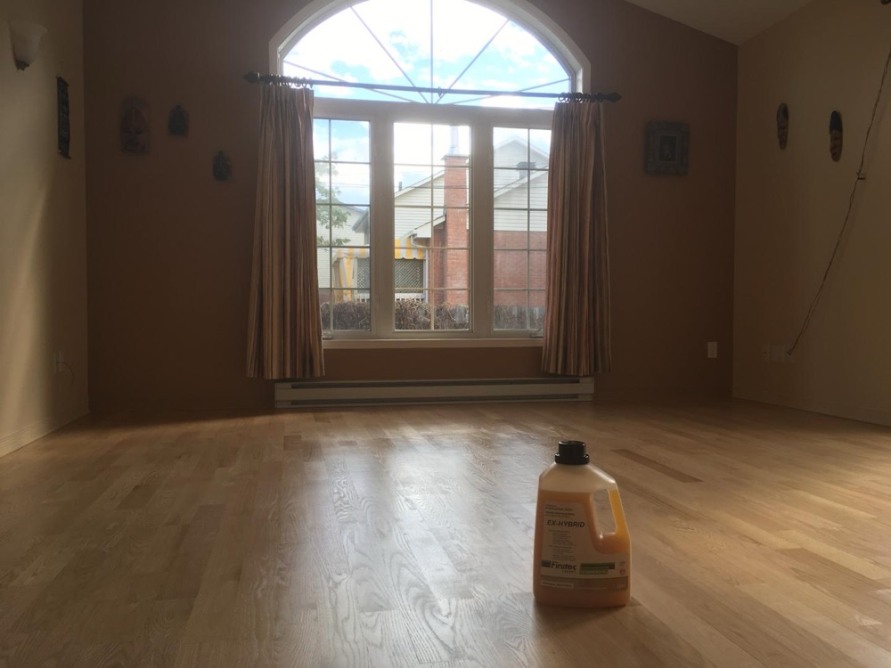 Resurfacing in progress — Planchers Locas